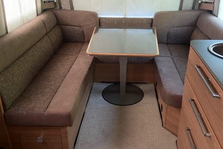 arends-stofferingen-meubelstoffeerderij-caravan-camper-1